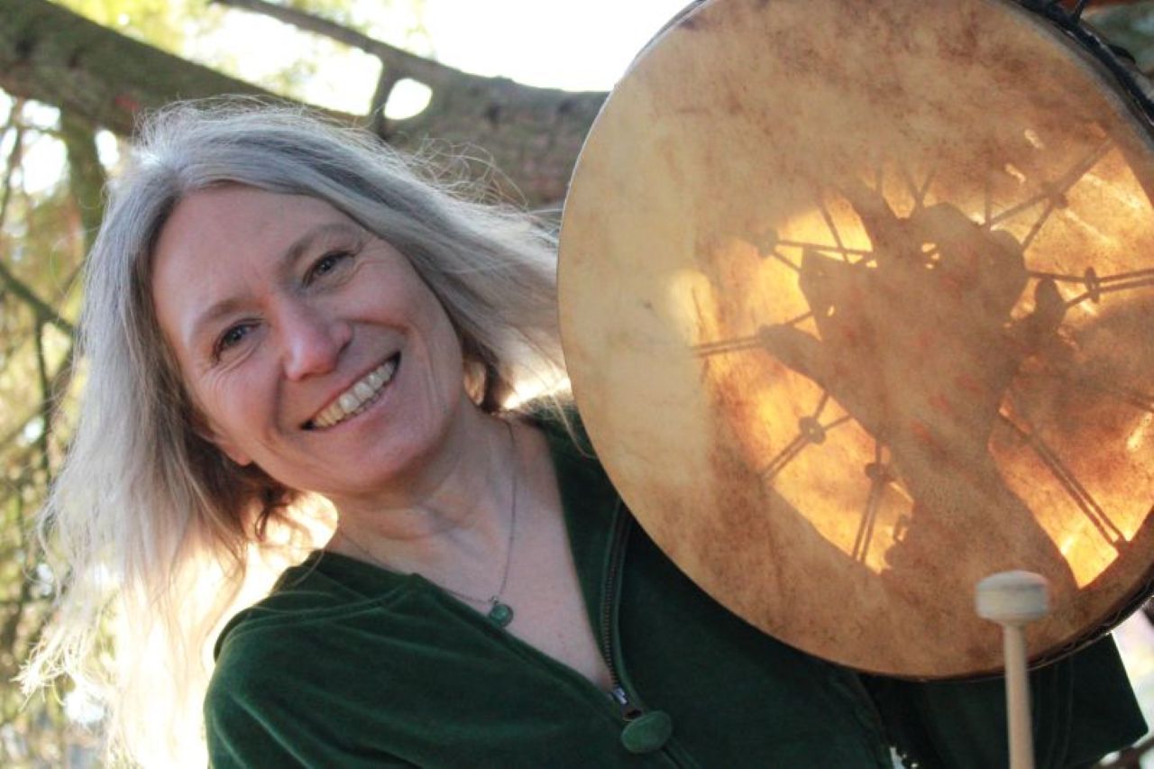 Liedermacherin und Erzählkünstlerin Sarah Schmidt